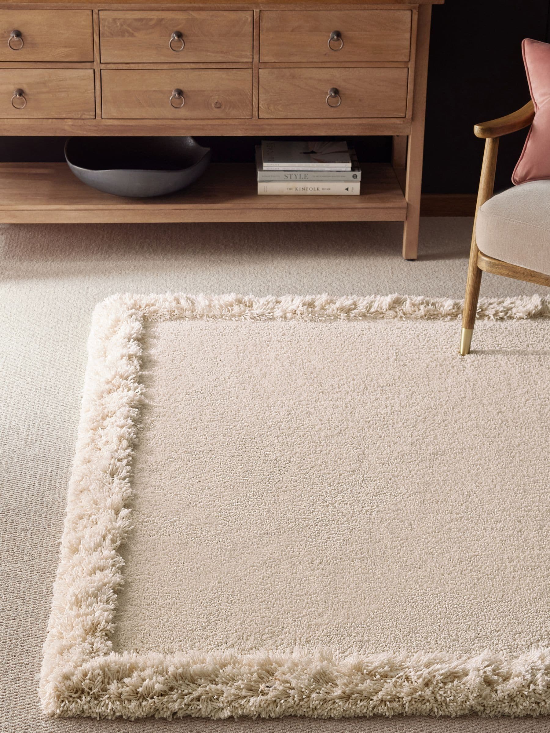 Fluffy Border Rug