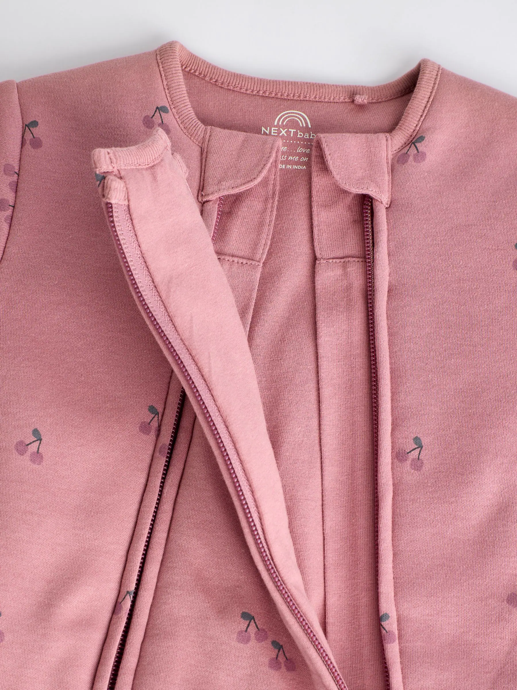 Roze kers - 2.5 TOG gewatteerde babypyjama