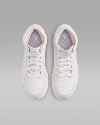 Air Jordan 1 Mid Older Kids' Shoes