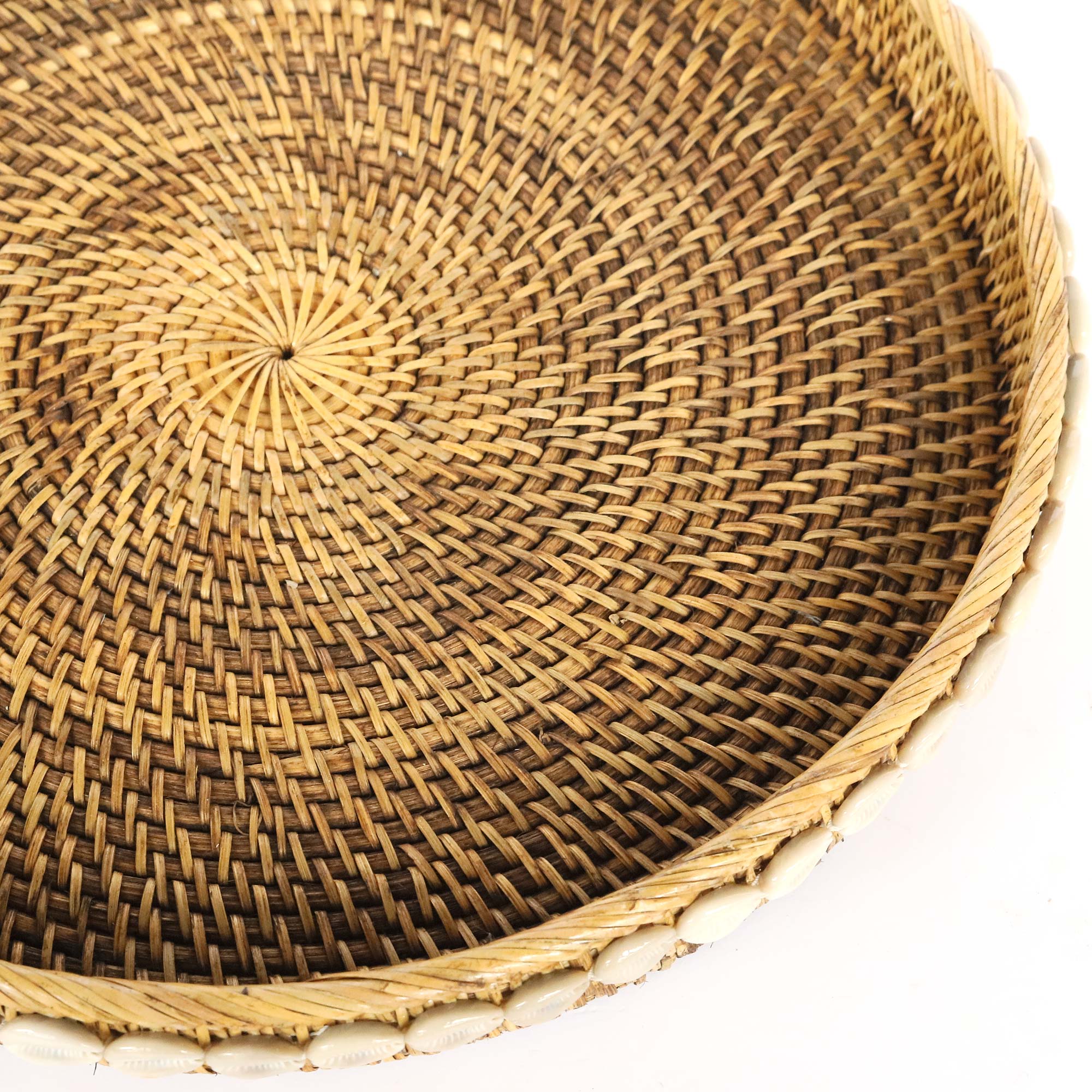 Rattan-Tablett mit Muscheln, Ø 40 cm, H 6 cm zu 37,50