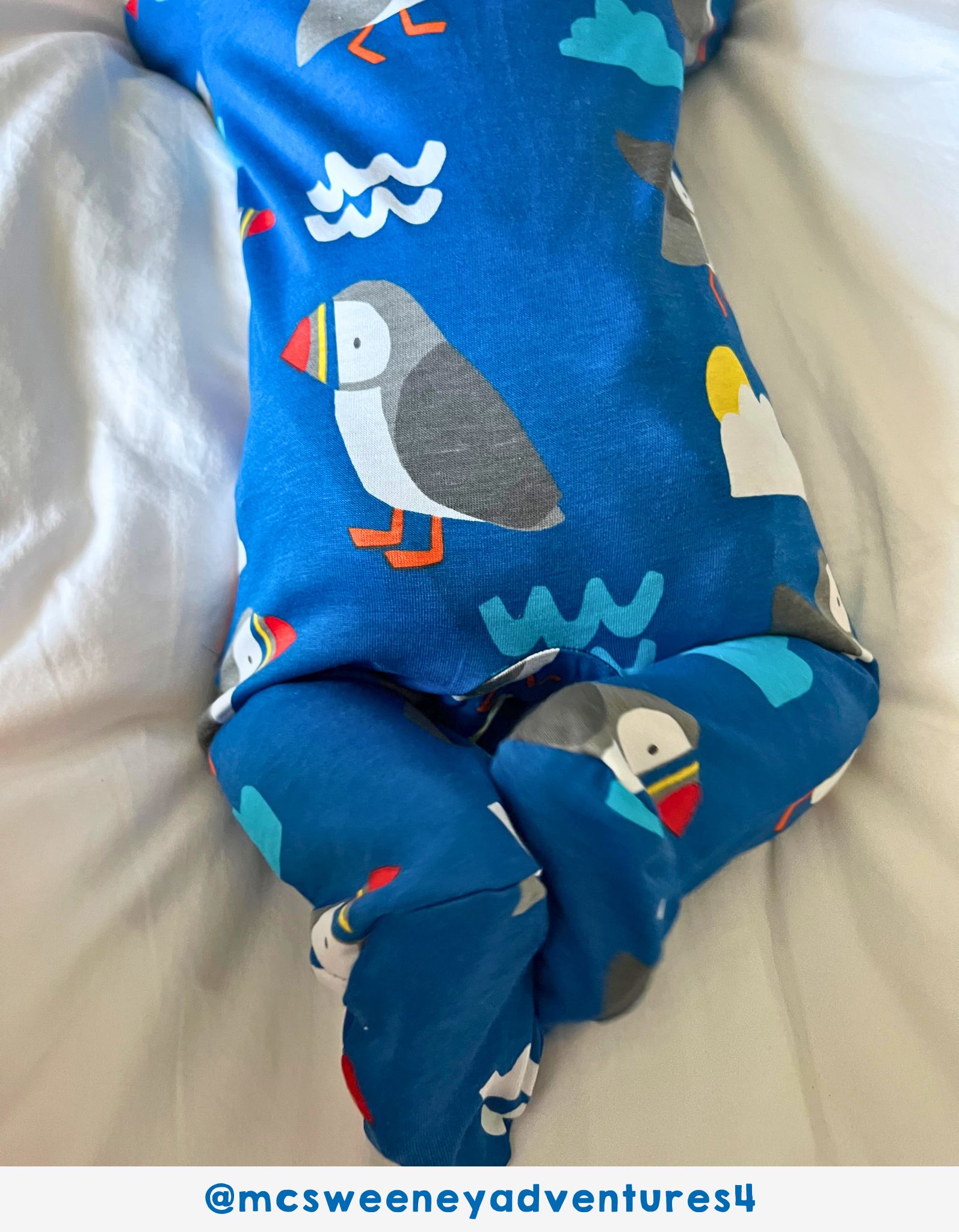 Toby Tiger Schlafanzug, Einteiler mit Papageientaucher-Design