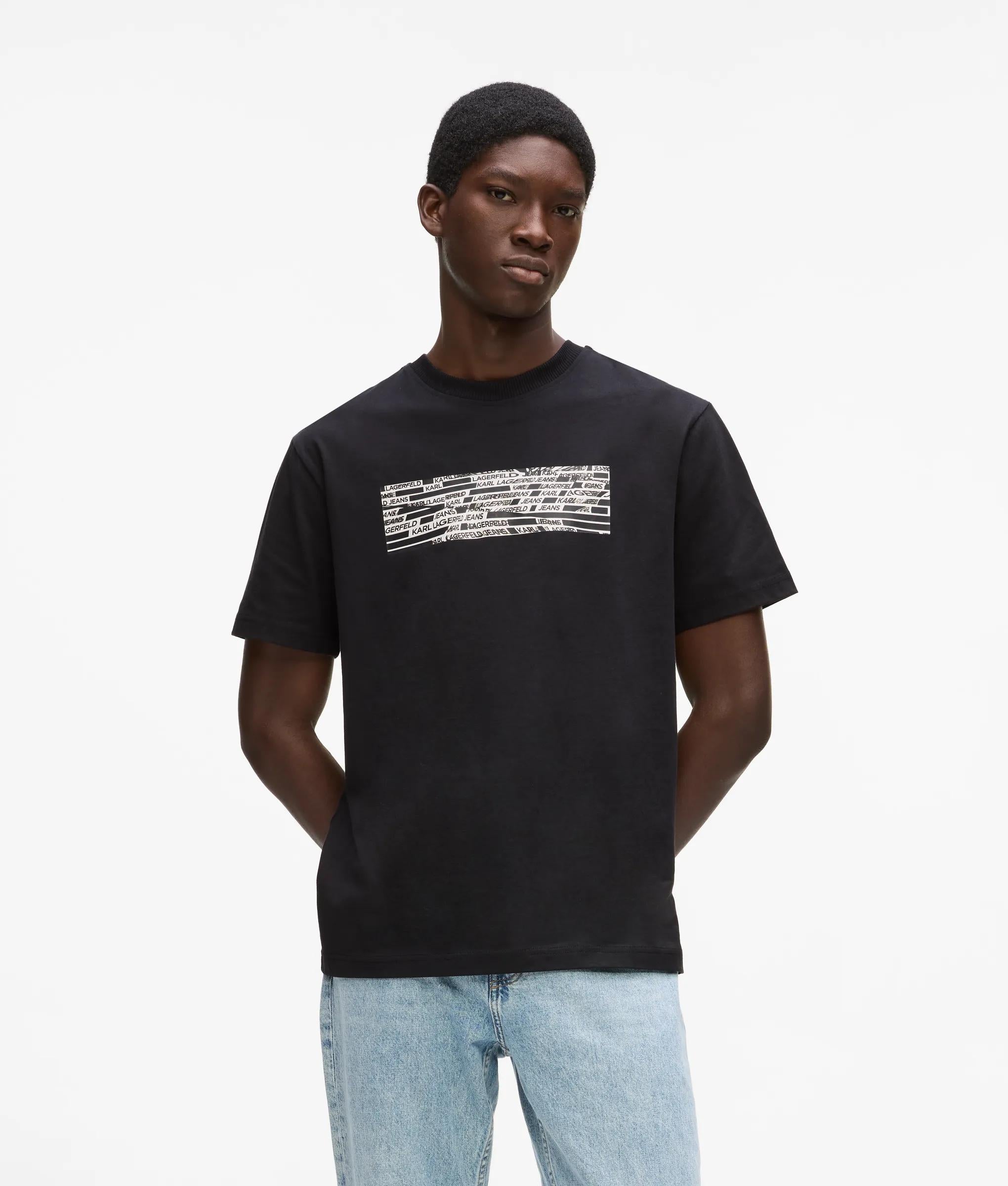 t-shirt met gestreept logo