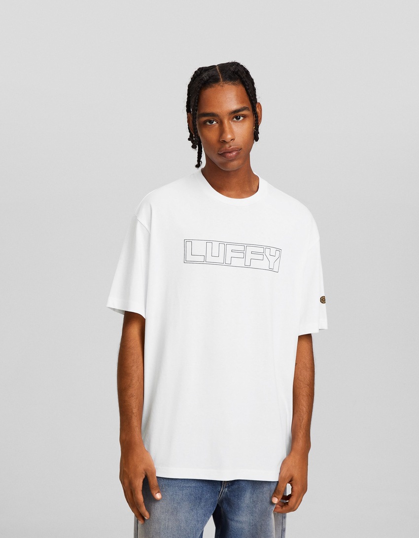 Camiseta de manga curta com estampa de One Piece e modelagem quadrada.