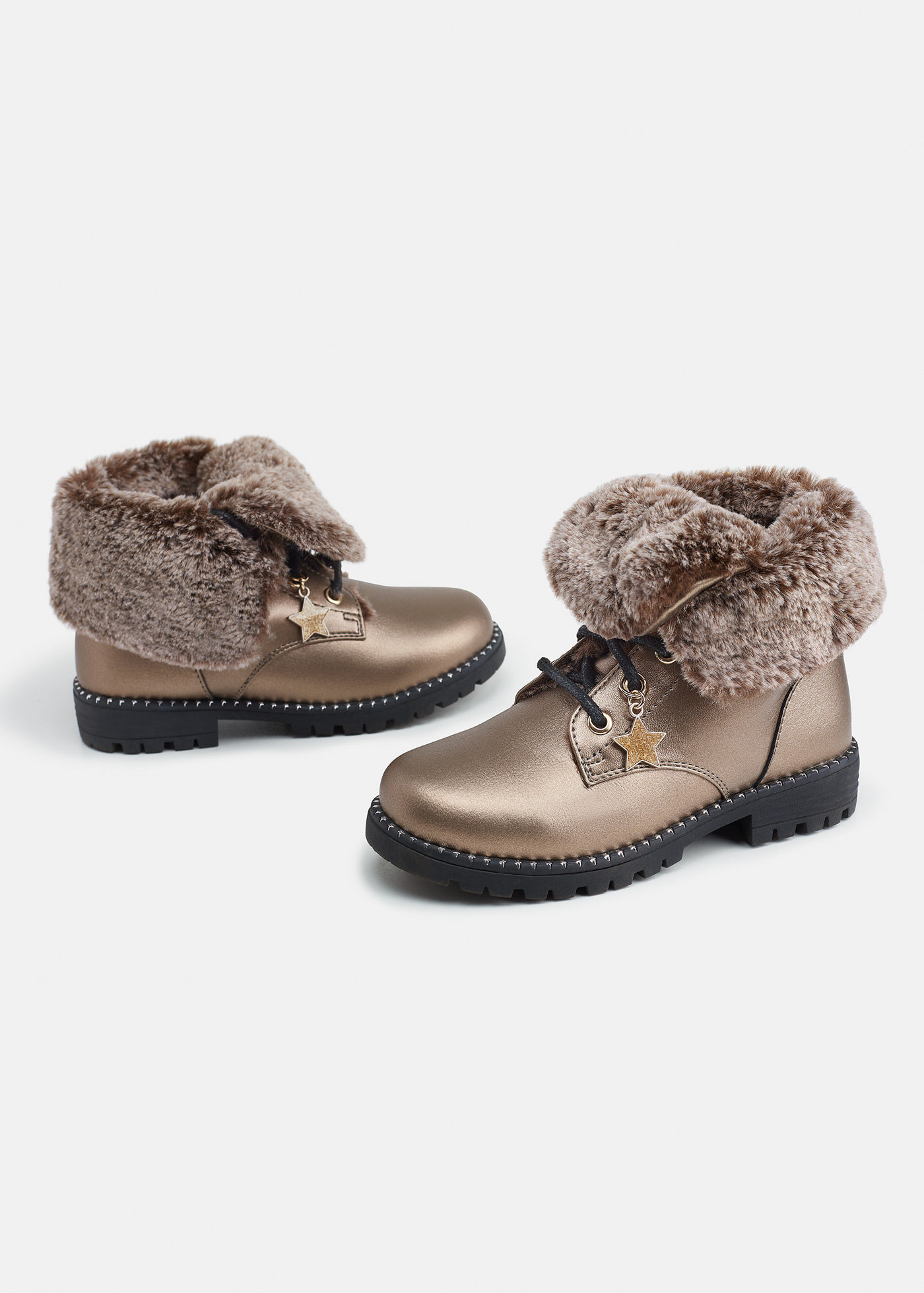 Bota de cano curto sustentável com forro de couro para meninas