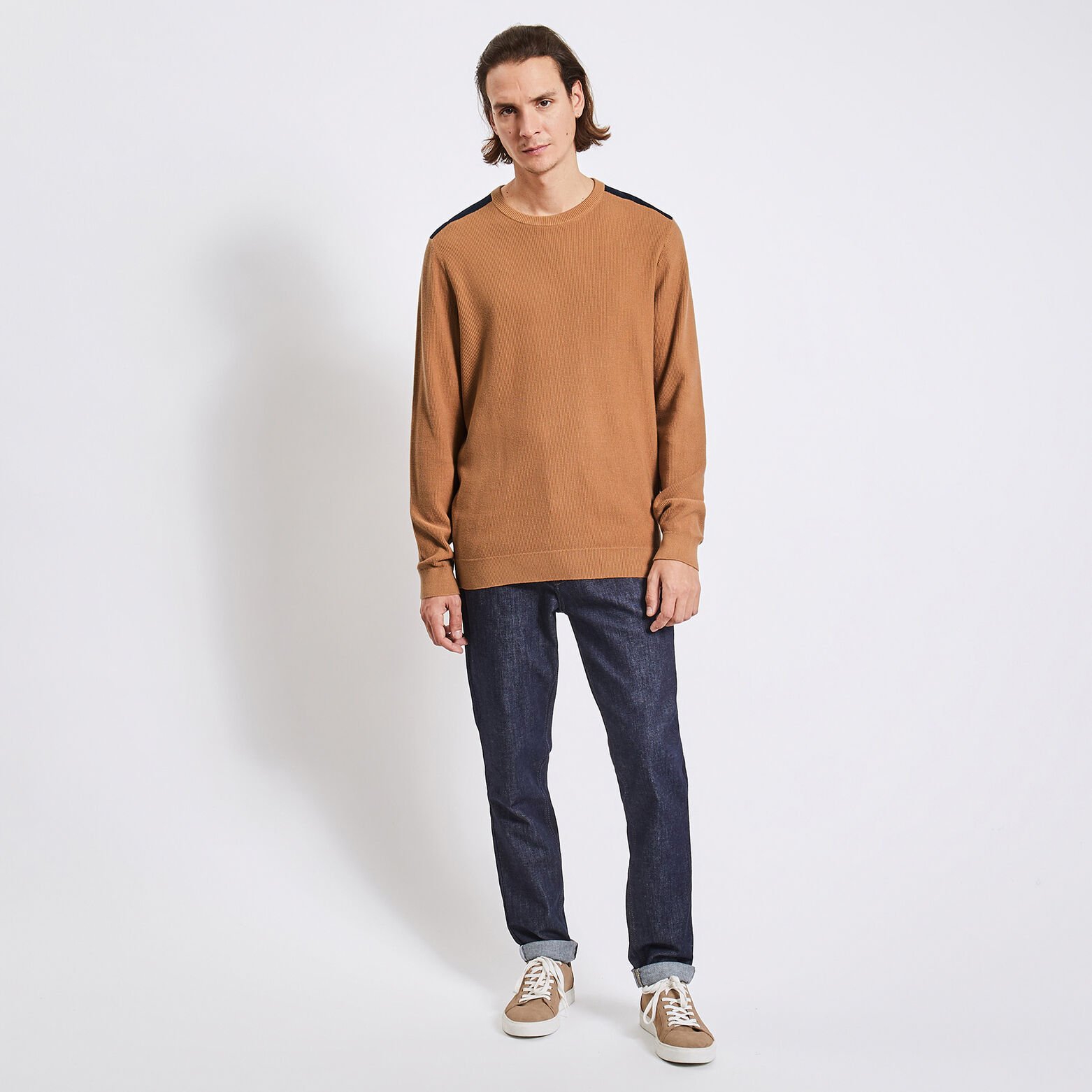 Pull à col rond et patch épaule Camel
