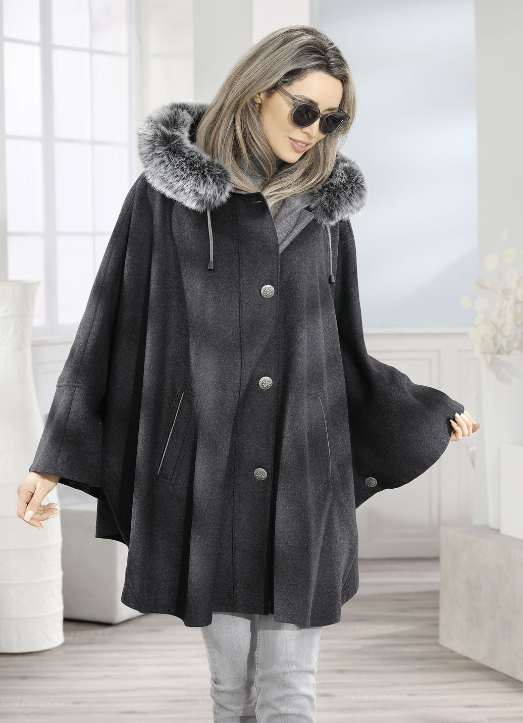 Cape mit Knopfleiste