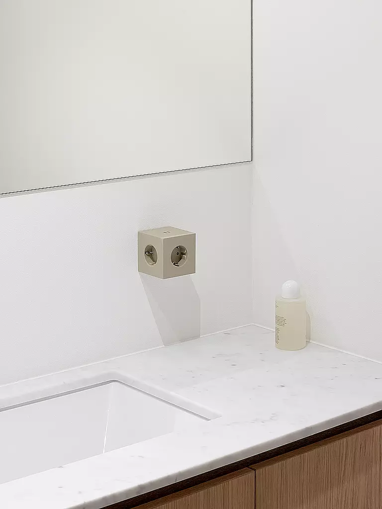 AVOLT Mehrfachsteckdose Square 2 F Beige  creme