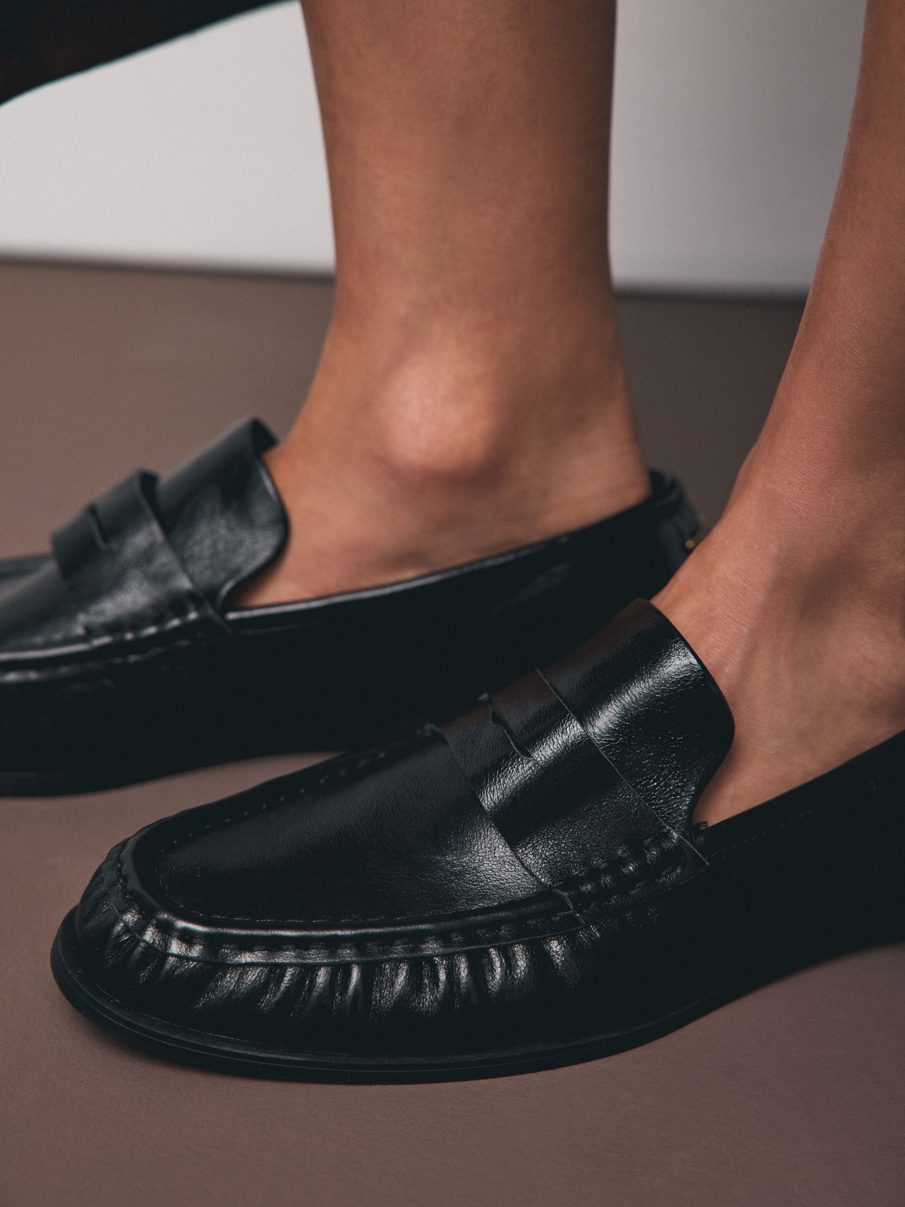 Zwart - Forever Comfort® Premium Leren Loafers met Motionflex en ruches