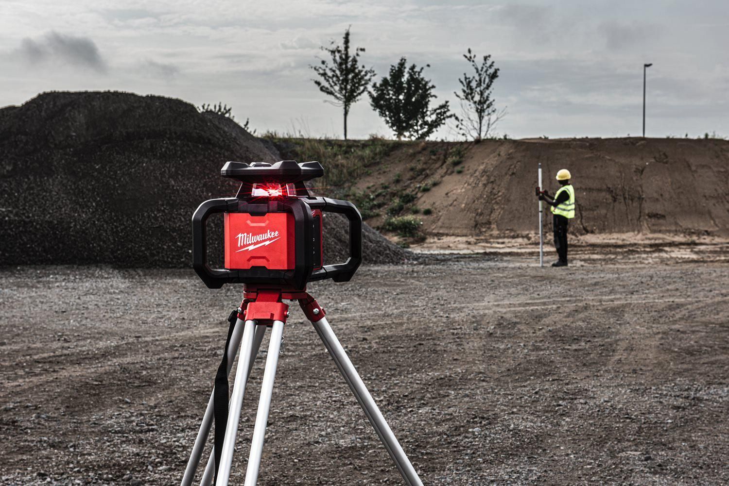 Milwaukee M18 RLOH600-201C ONE-KEY™ Accu rotatielaser Rood   Laserontvanger RD600 - 4933493191