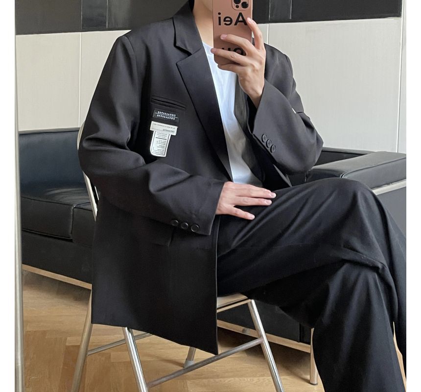 Bay Go Mall - Blazer met letters en één rij knopen