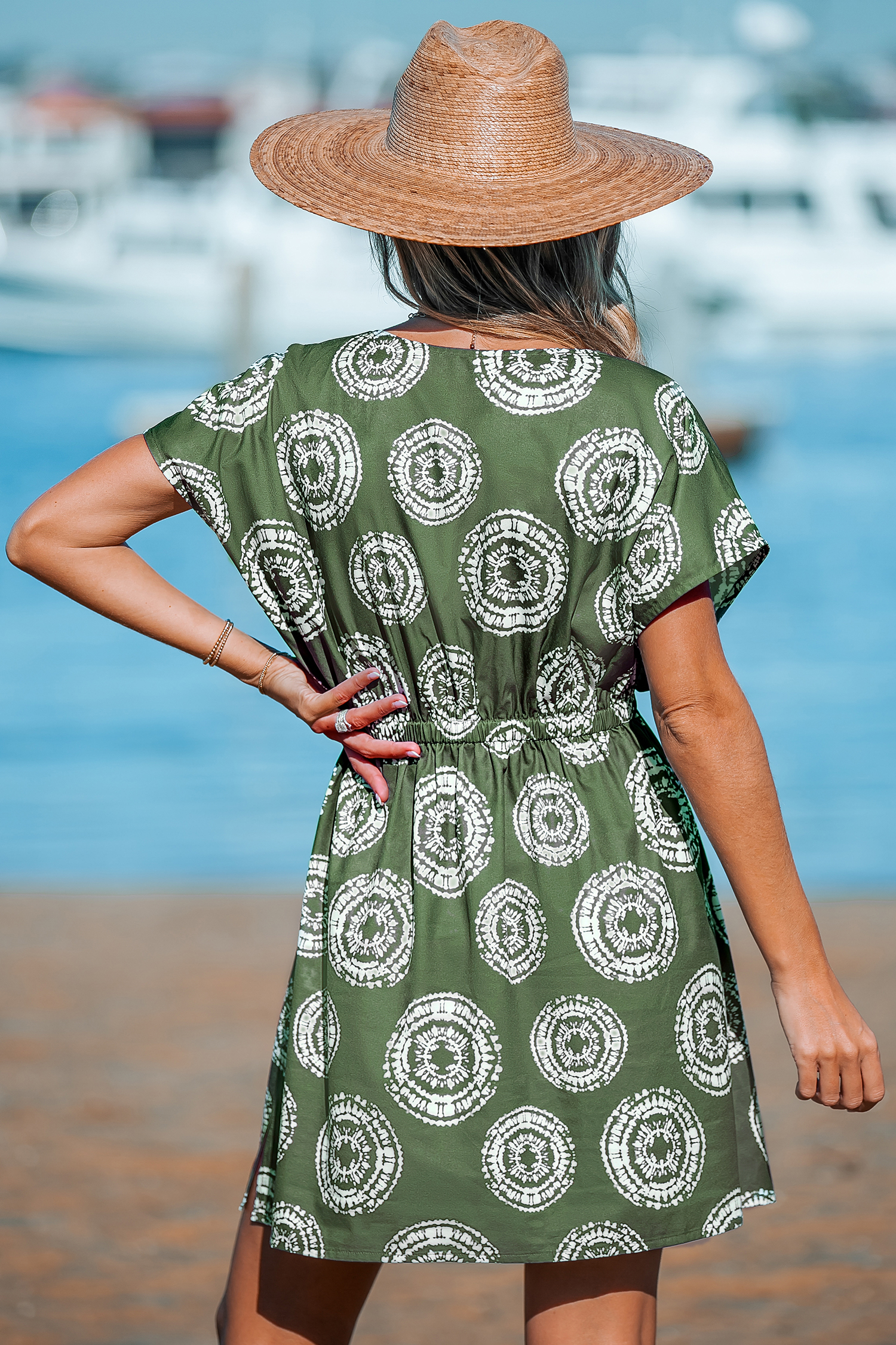 Robe cover up à col en V et fente sur le côté