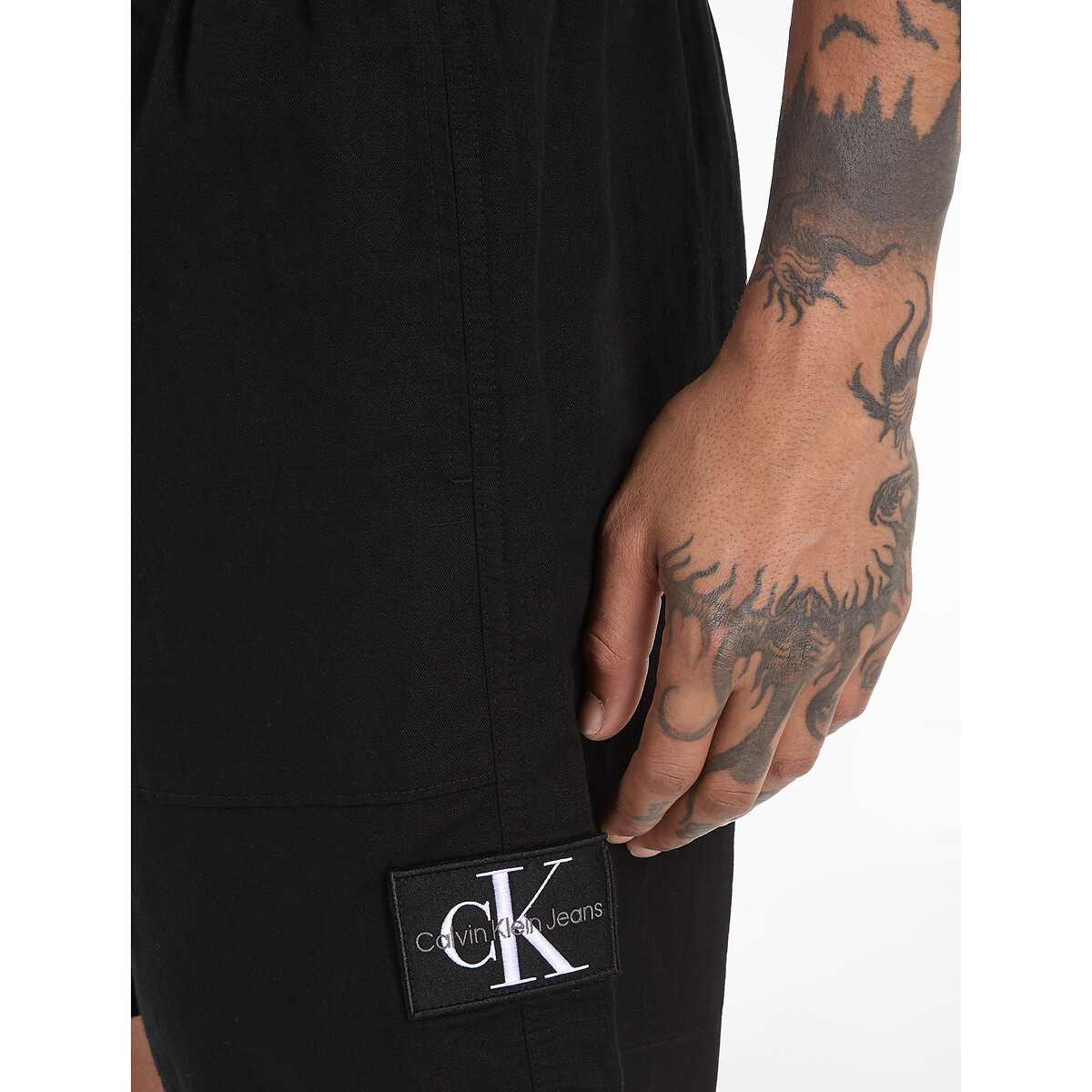 CALVIN KLEIN JEANS<br>Shorts de linho com cordão