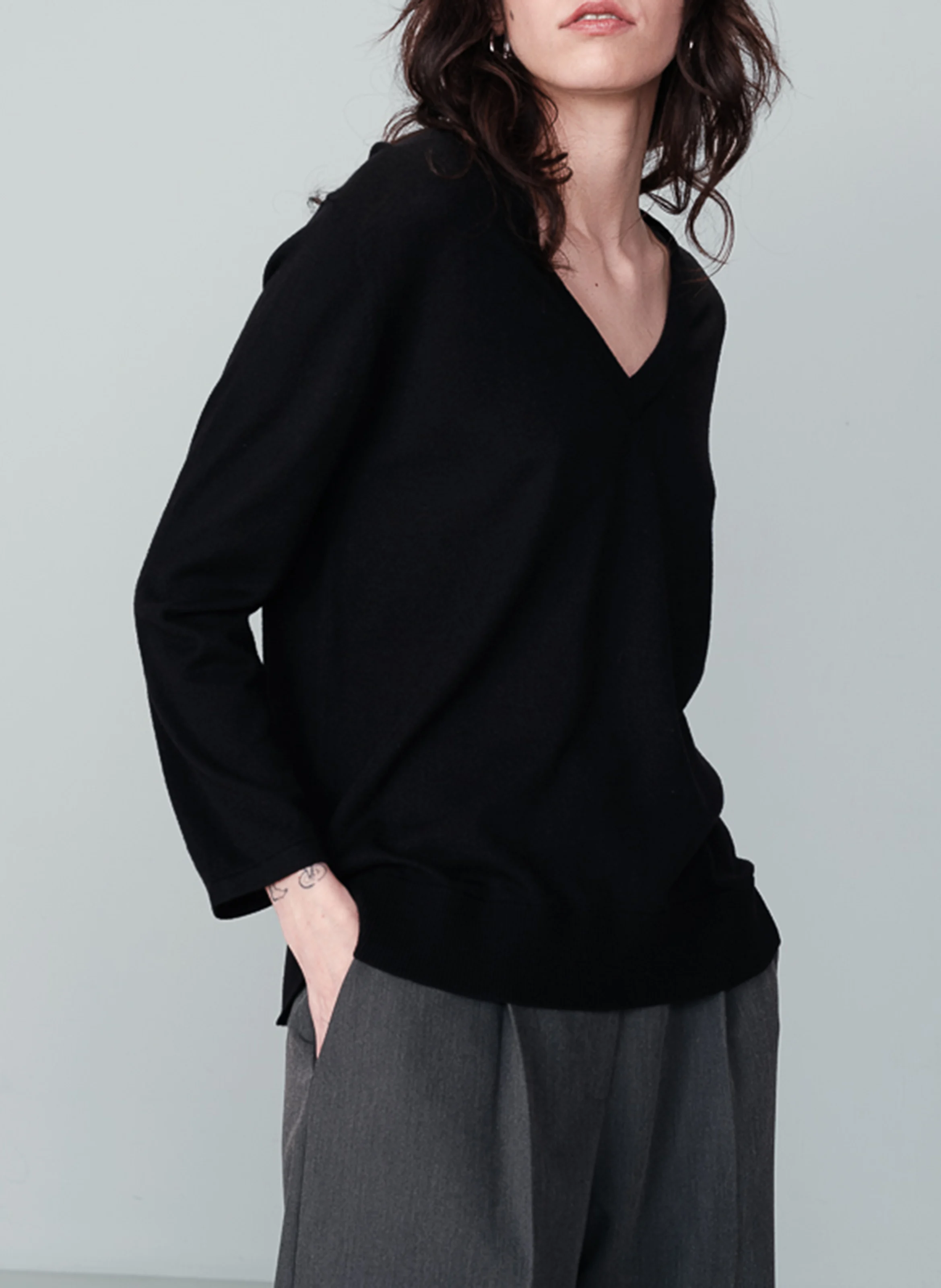 NAIVE - Pull col V| Noir