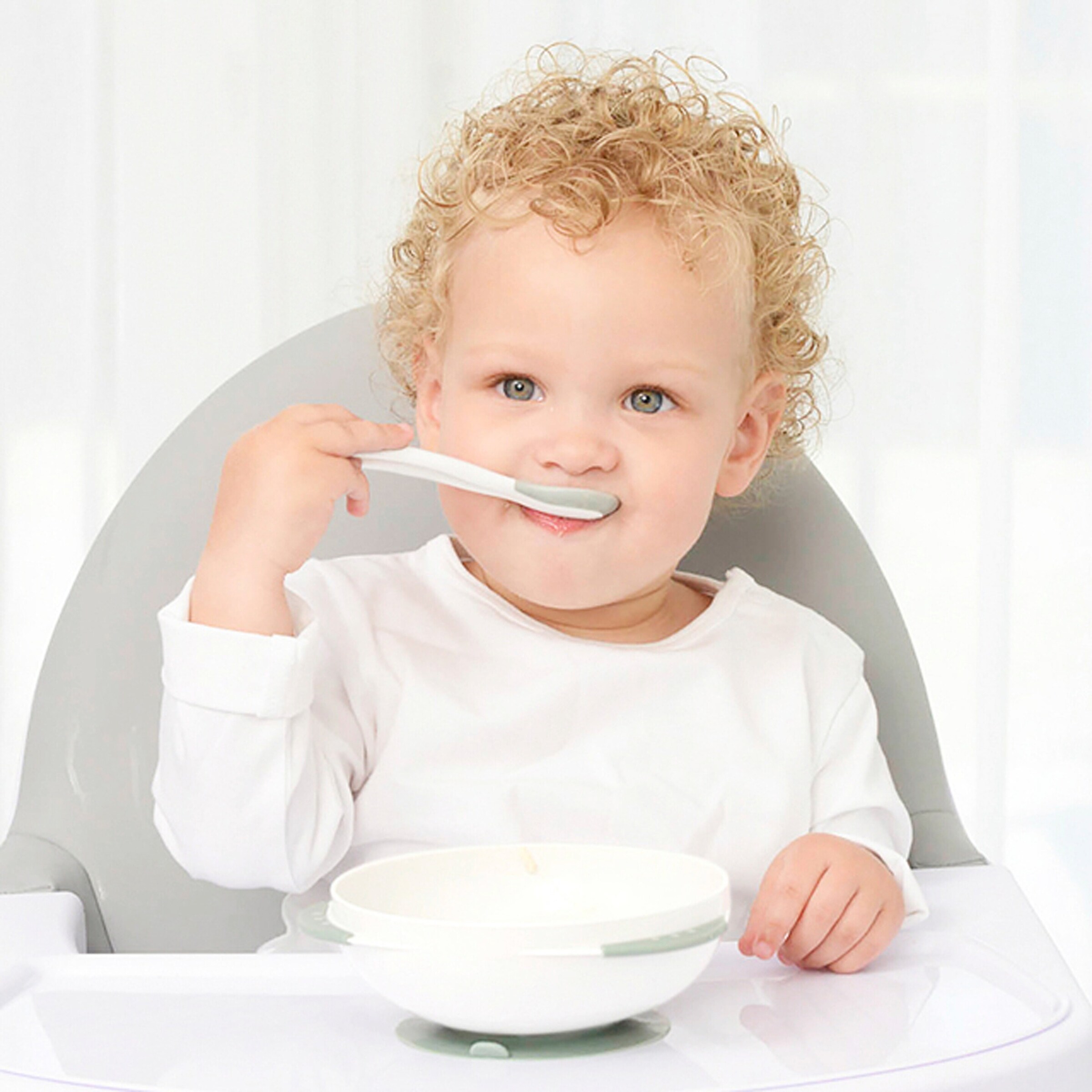 kidsme Breischale mit Saugfuß und Wärmesensorlöffel grün