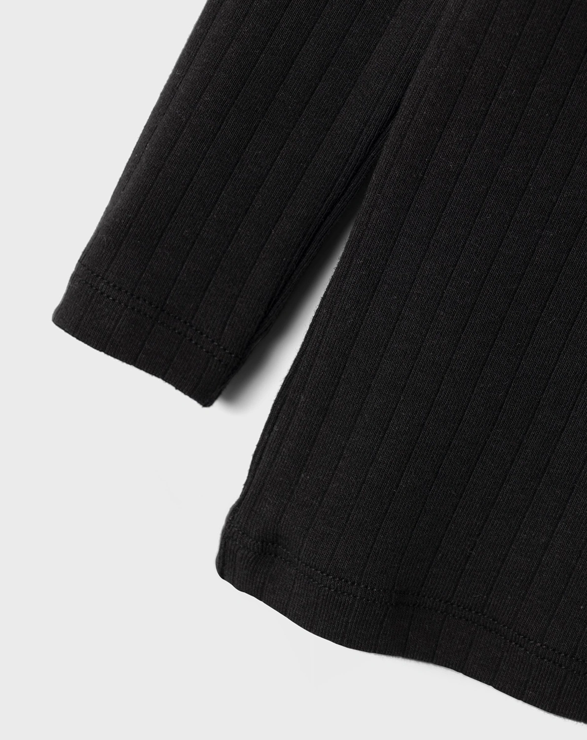 Langarmshirt NKFSURAJA MINI in schwarz
