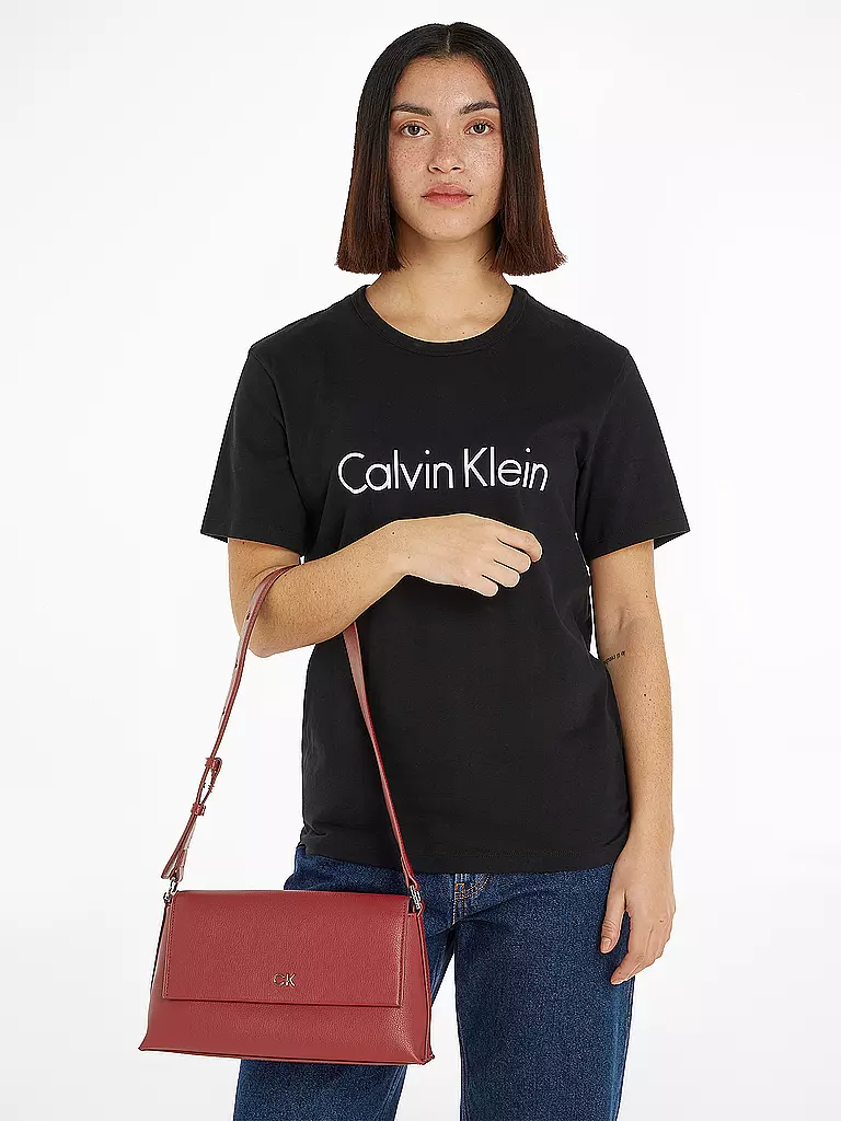 CALVIN KLEIN Tasche - Baguette CK DAILY rot