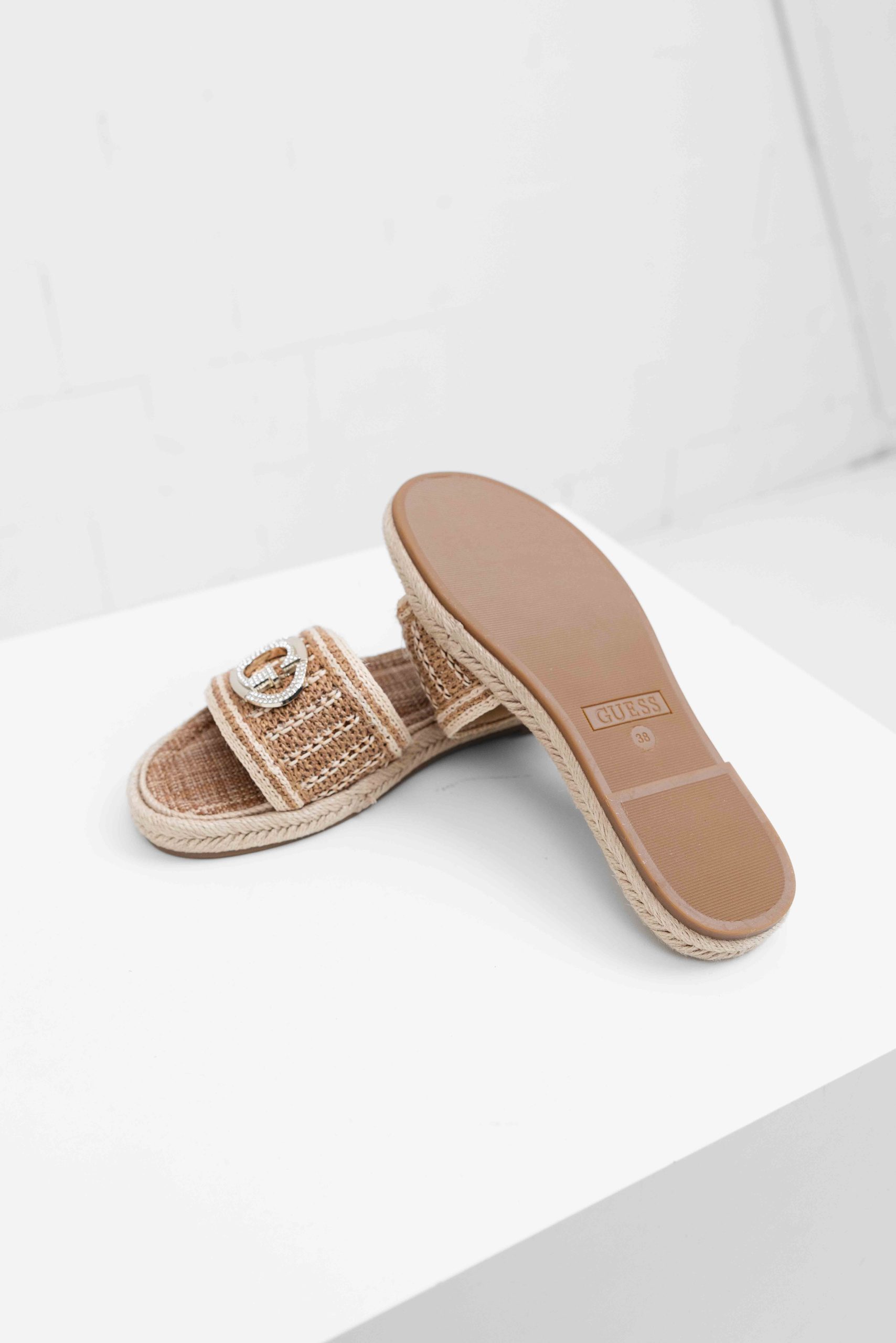Guess Kaylis Logo Sandalen Dames Beige