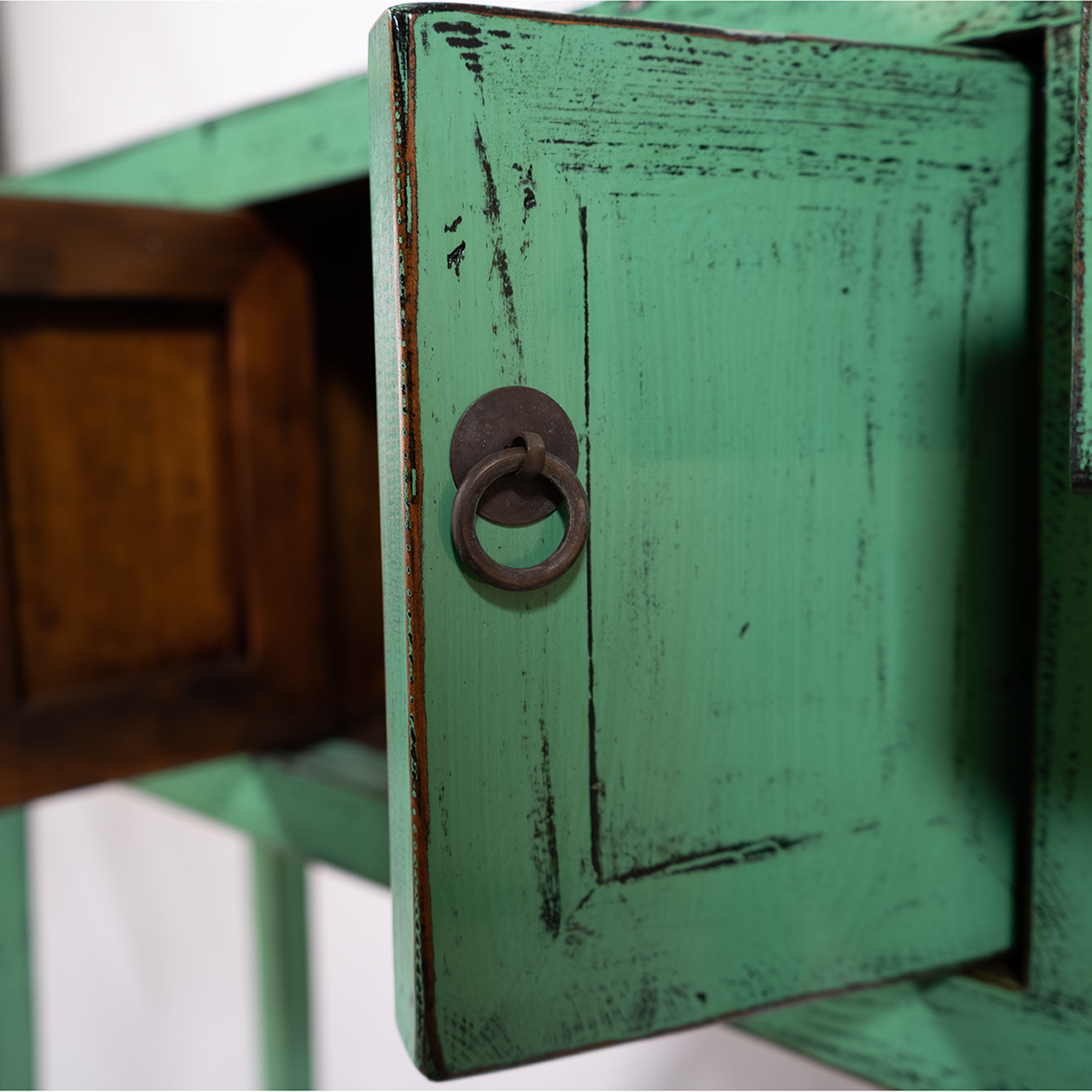 Sidetable yangtze green #1