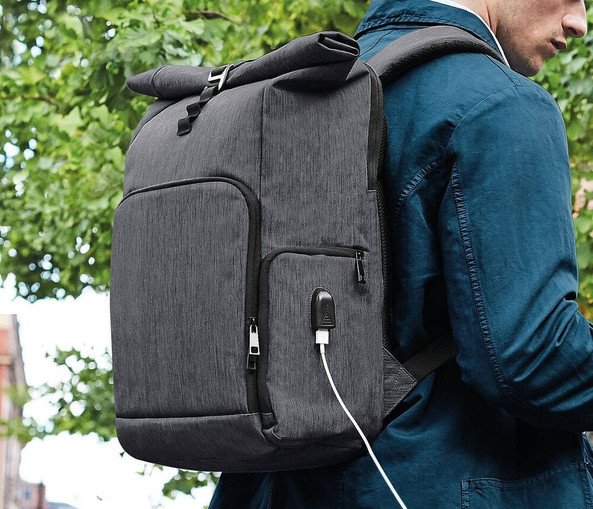 Quadra QD995 - Sac À Dos Avec Rabat Enroulable Et Chargeur Q-Tech