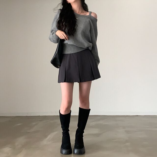 Coris - Asymmetrische hals-cold-shoulder trui