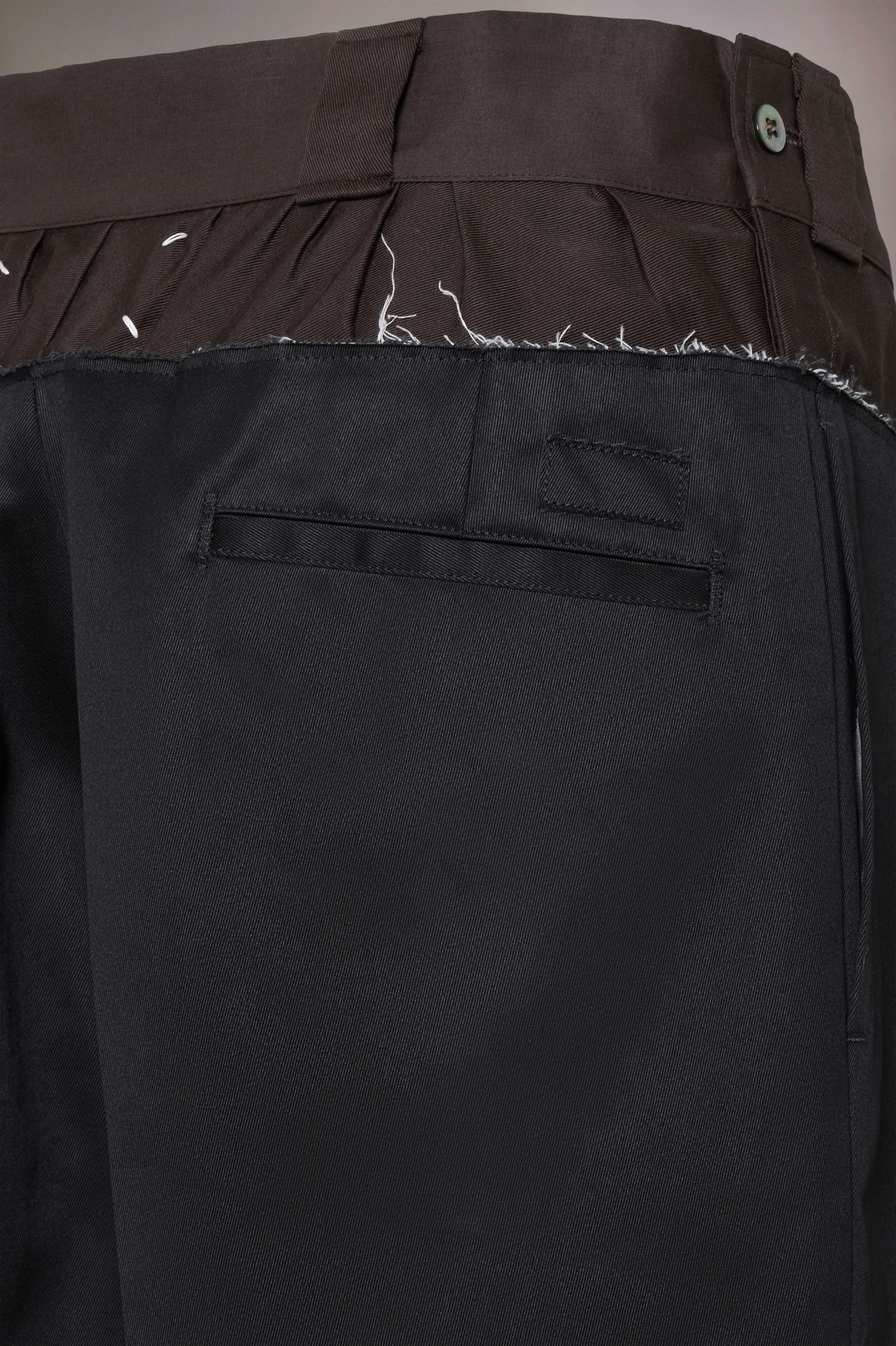 Black Raw-cut-waisted Knee-length Shorts