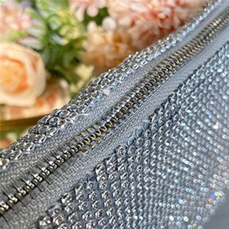 (32x16cm) Glitzer Handtasche Silvester Fashion Accessoire Party Clutch mit Strasssteinen - Silber