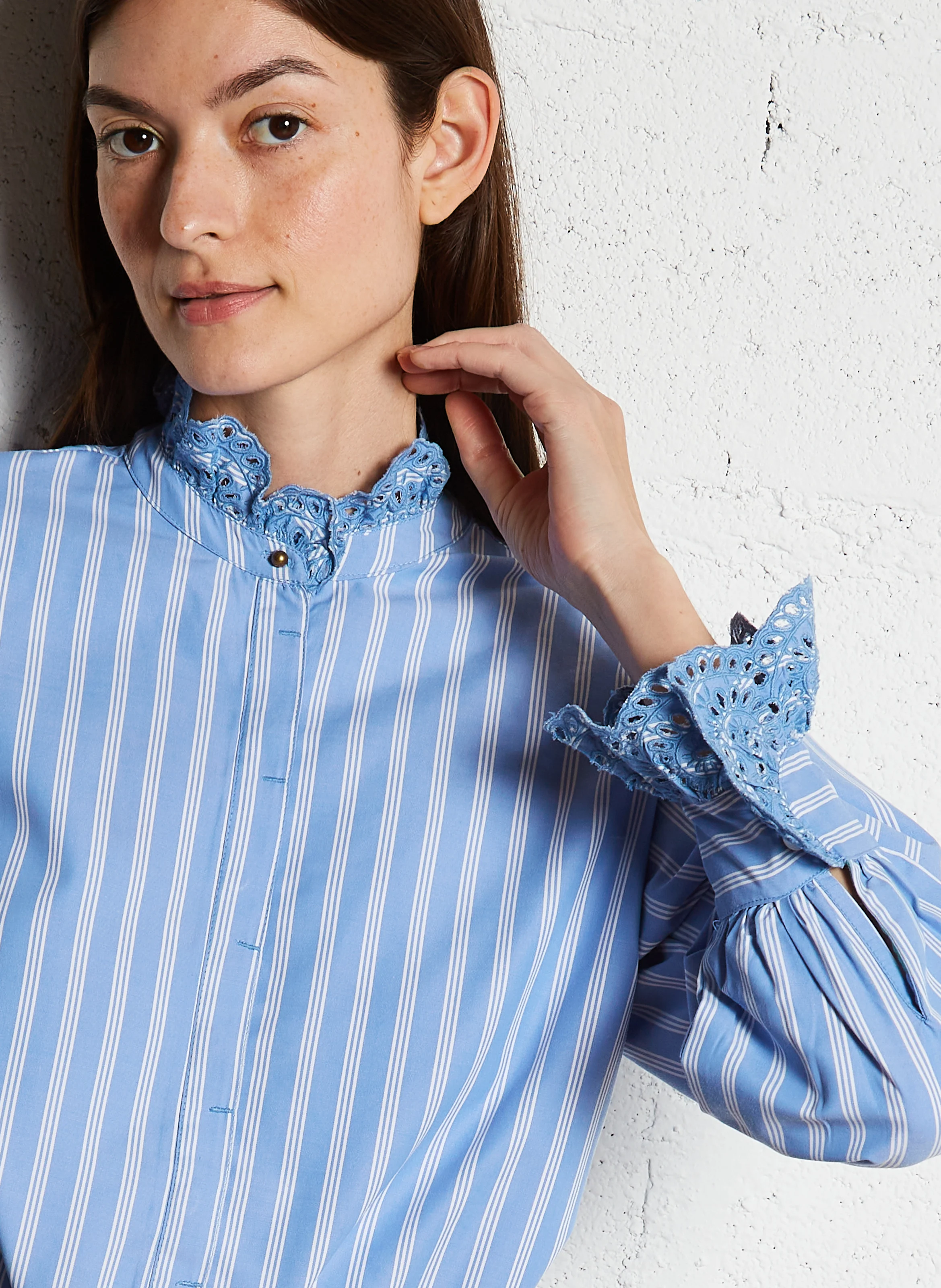 THALIE - Chemise col victorien droit en coton rayé | Bleu