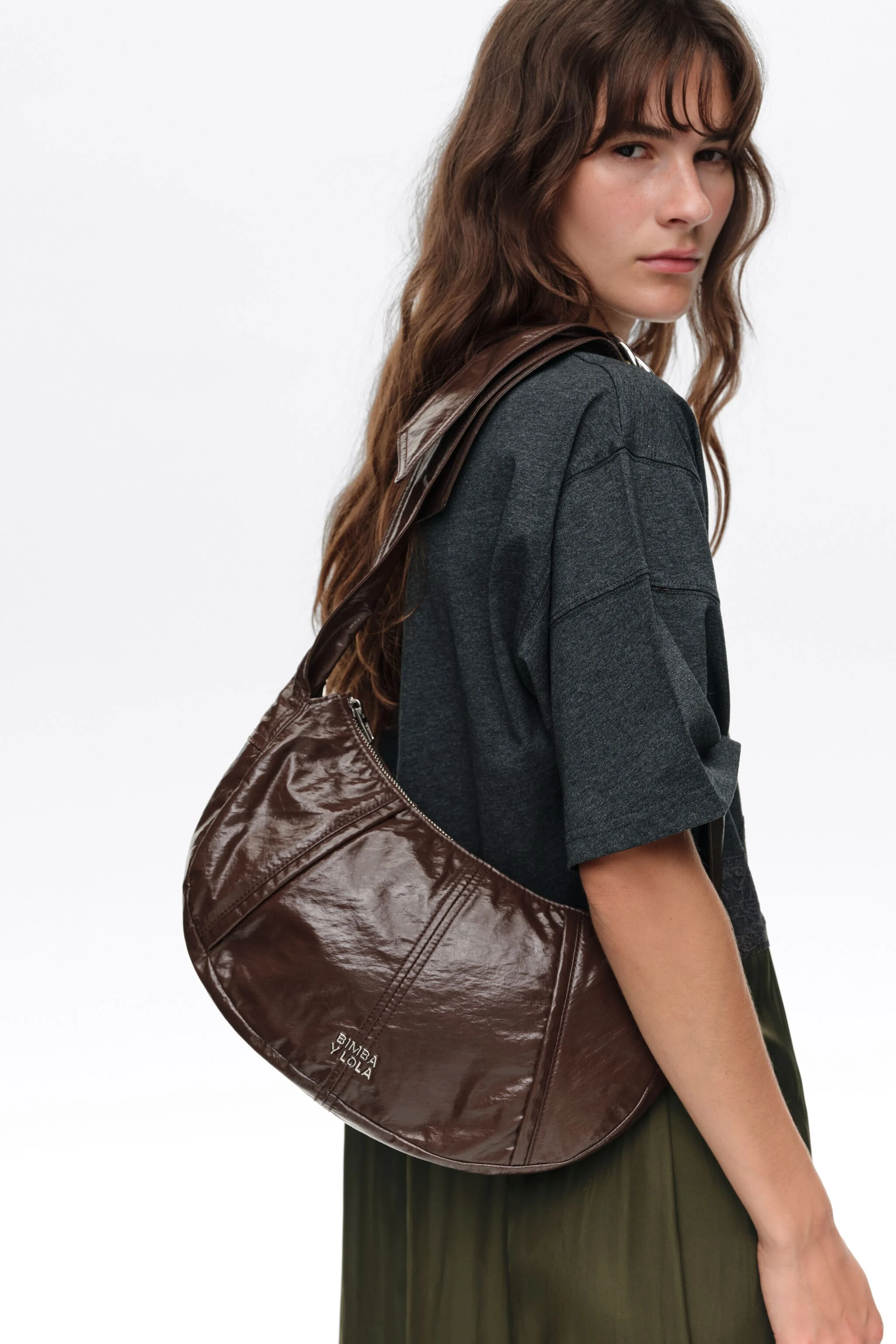 Saco Moon de chocolate brilhante médio