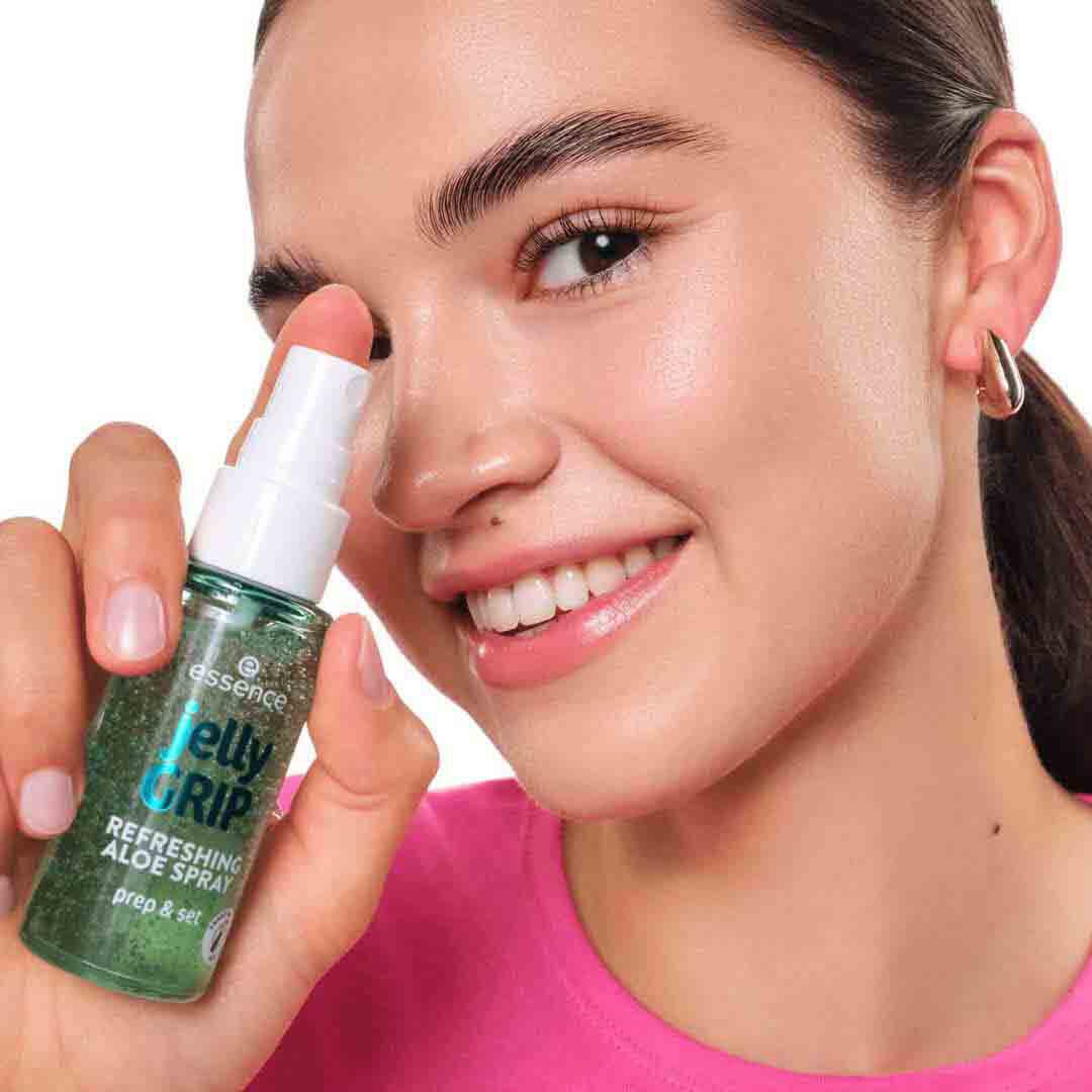 ESSENCE  Jelly Grip Refreshing Aloe Spray - 50ml