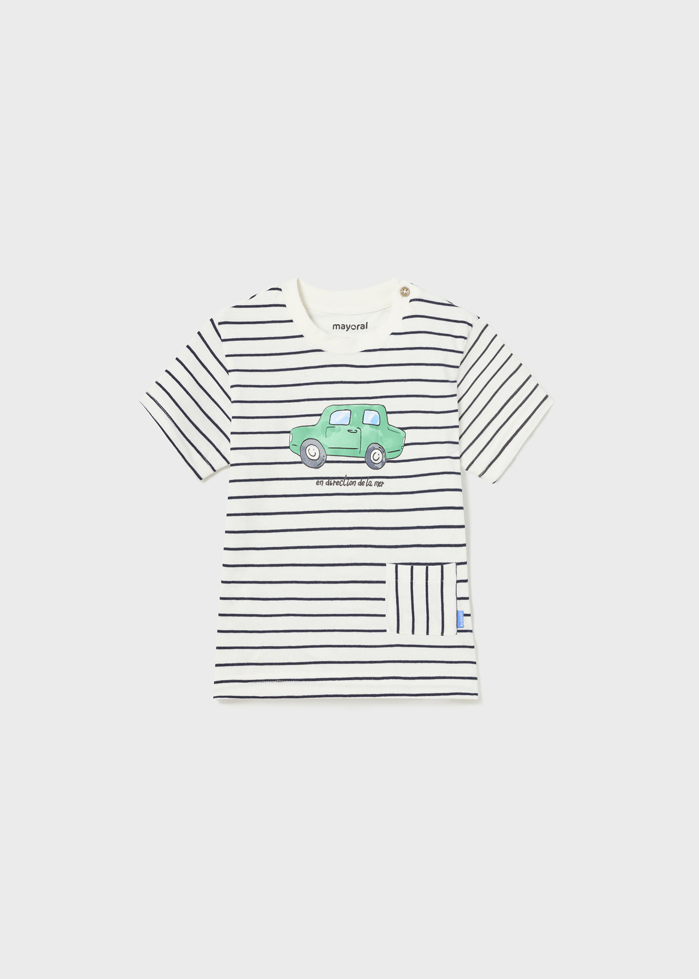 Camiseta infantil com estampa feita em algodão sustentável.