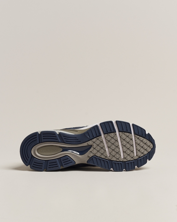 New Balance Made in USA 990v4 Sneakers Navy