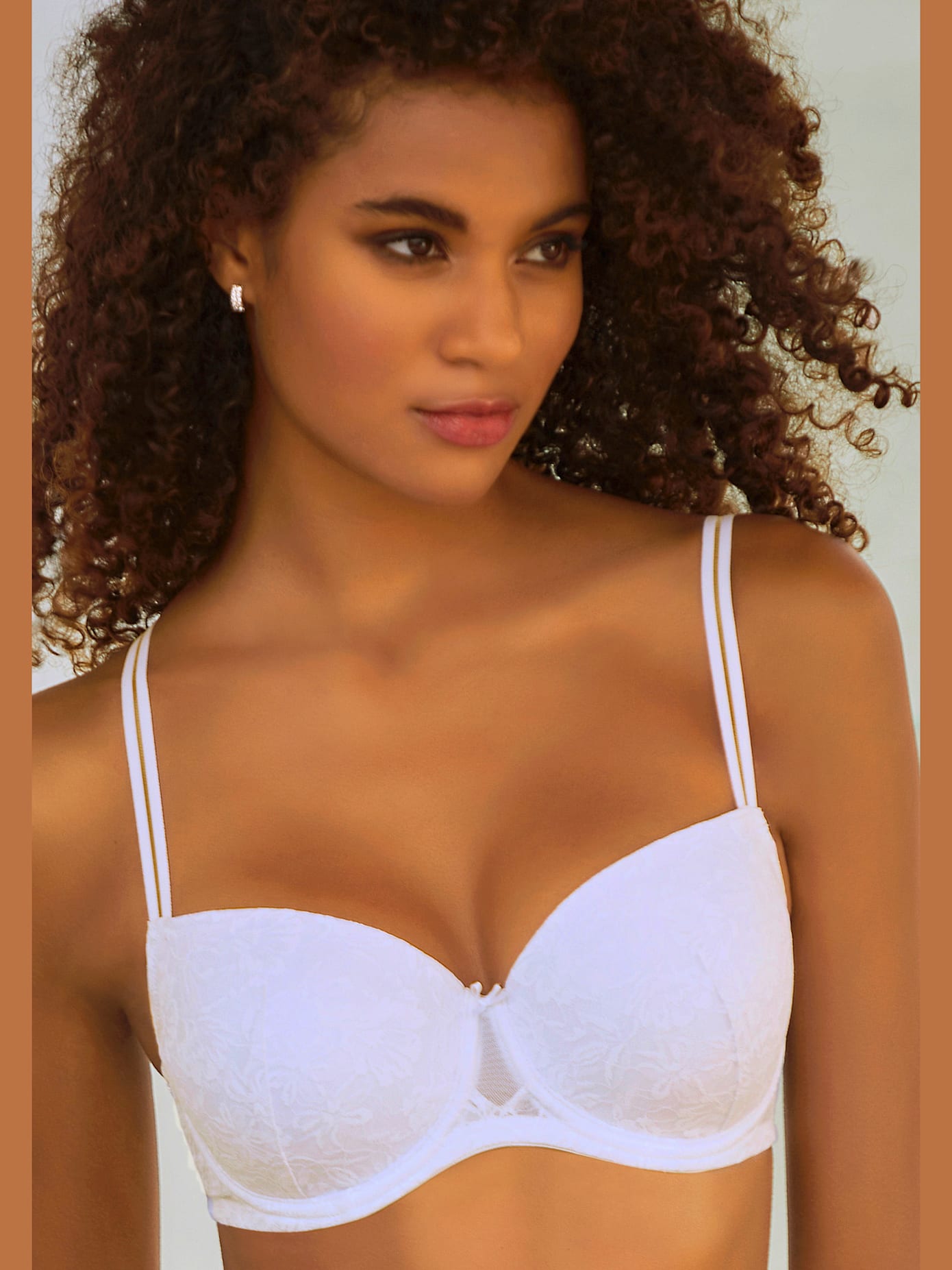 Soutien-gorge balconnet féminin en fine dentelle florale