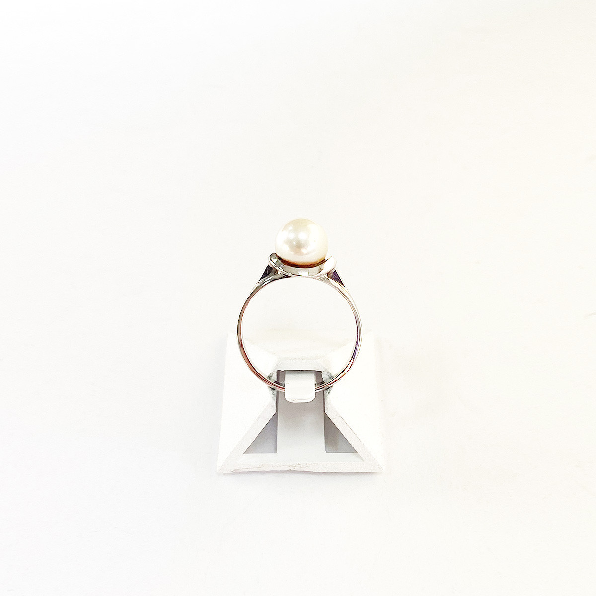 Bague d'occasion or 750 blanc perle de culture du japon