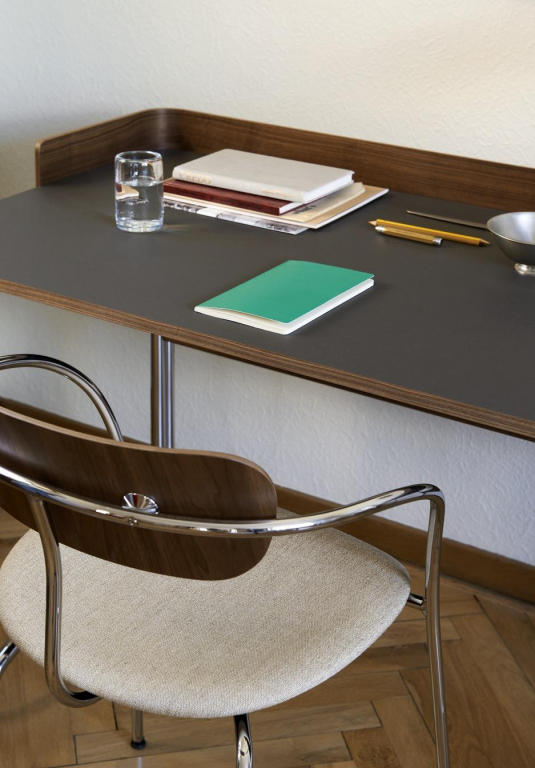 &tradition Pavilion AV17 bureau mushroom
