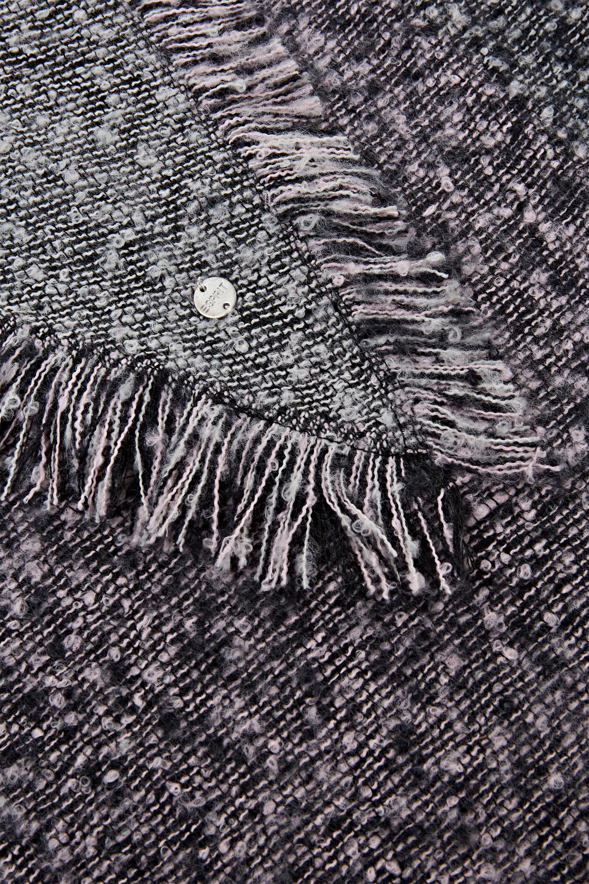 Shawls/Scarves