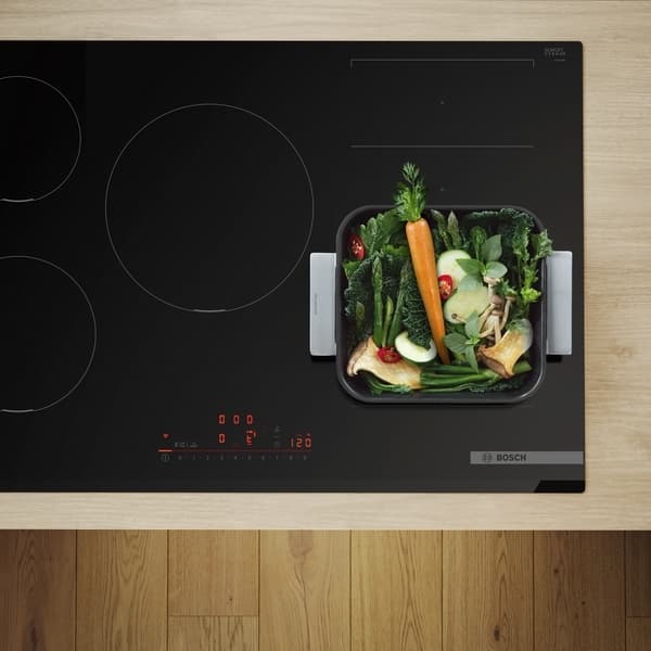 Bosch Kogeplade med integreret emhætte PVQ695H26E