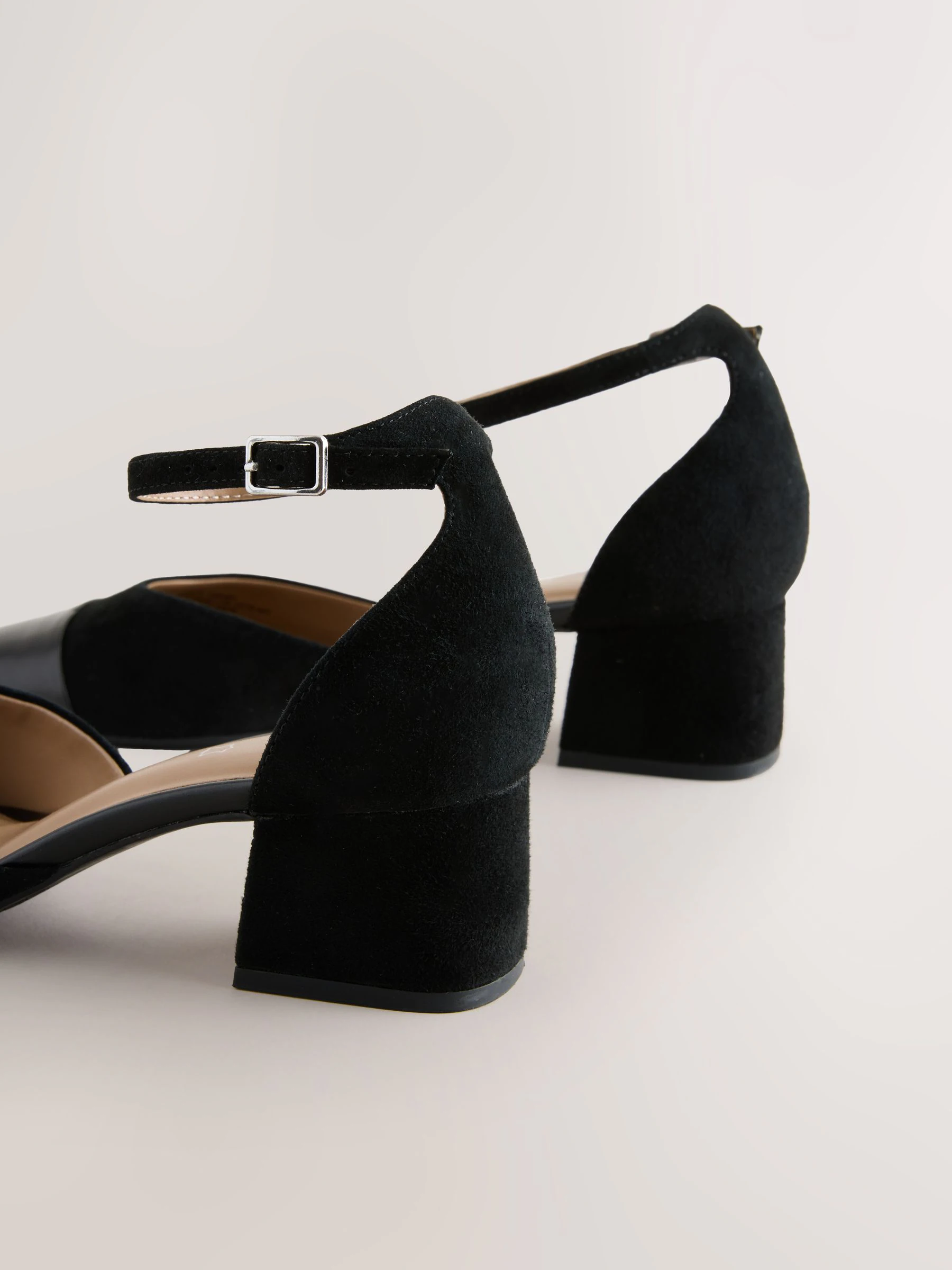 Zwart suède - Premium Suede Toe Cap Block Heels