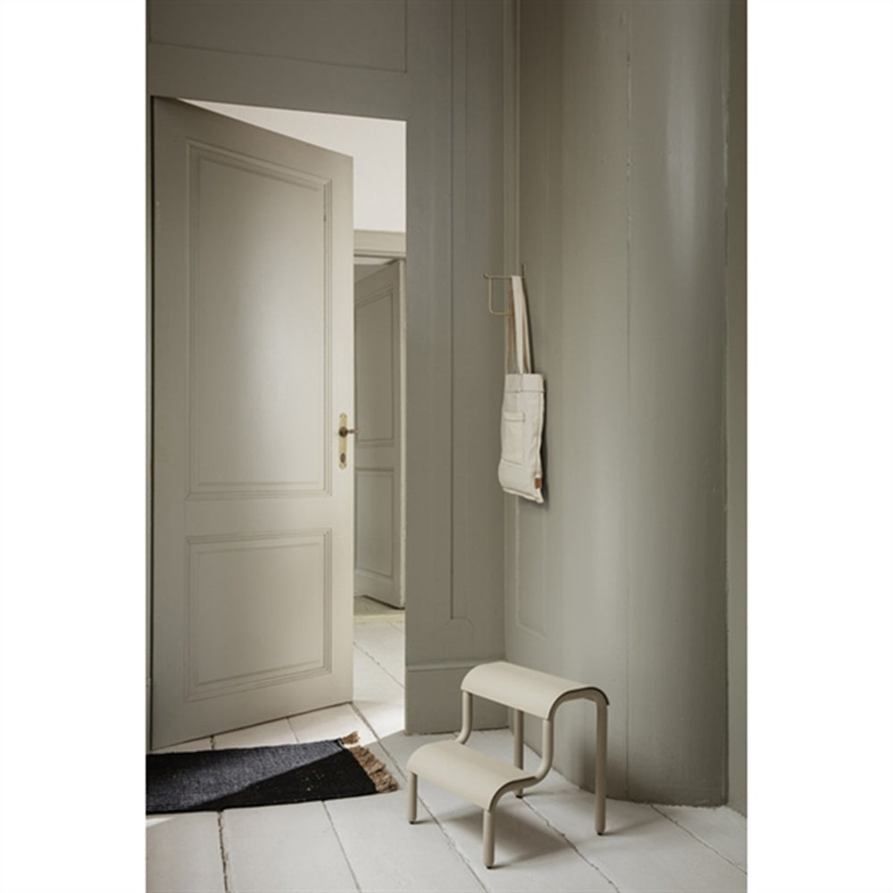 Up Step Stool Cashmere - Ferm Living → Luksusbaby.dk