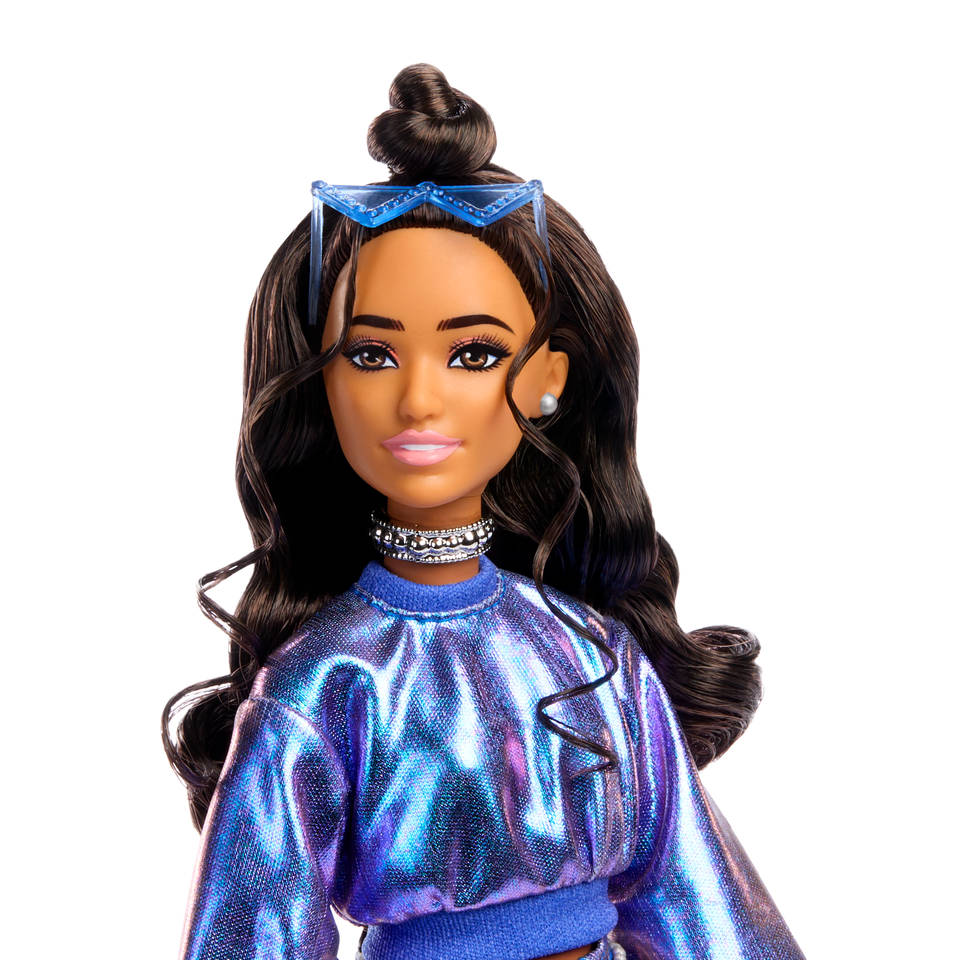 Barbie Deluxe Style pop in sweater