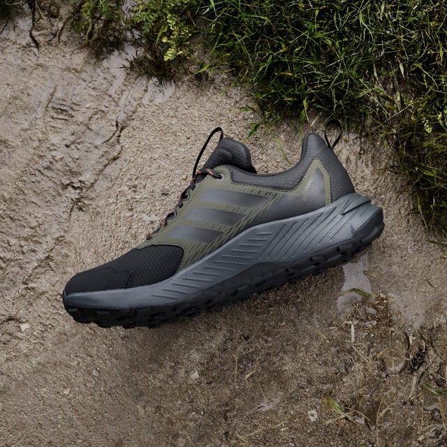 adidas TERREX Trailrunningschuh »TRACEFINDER 2 CLIMAPROOF«  Trail-Runningschuhe
