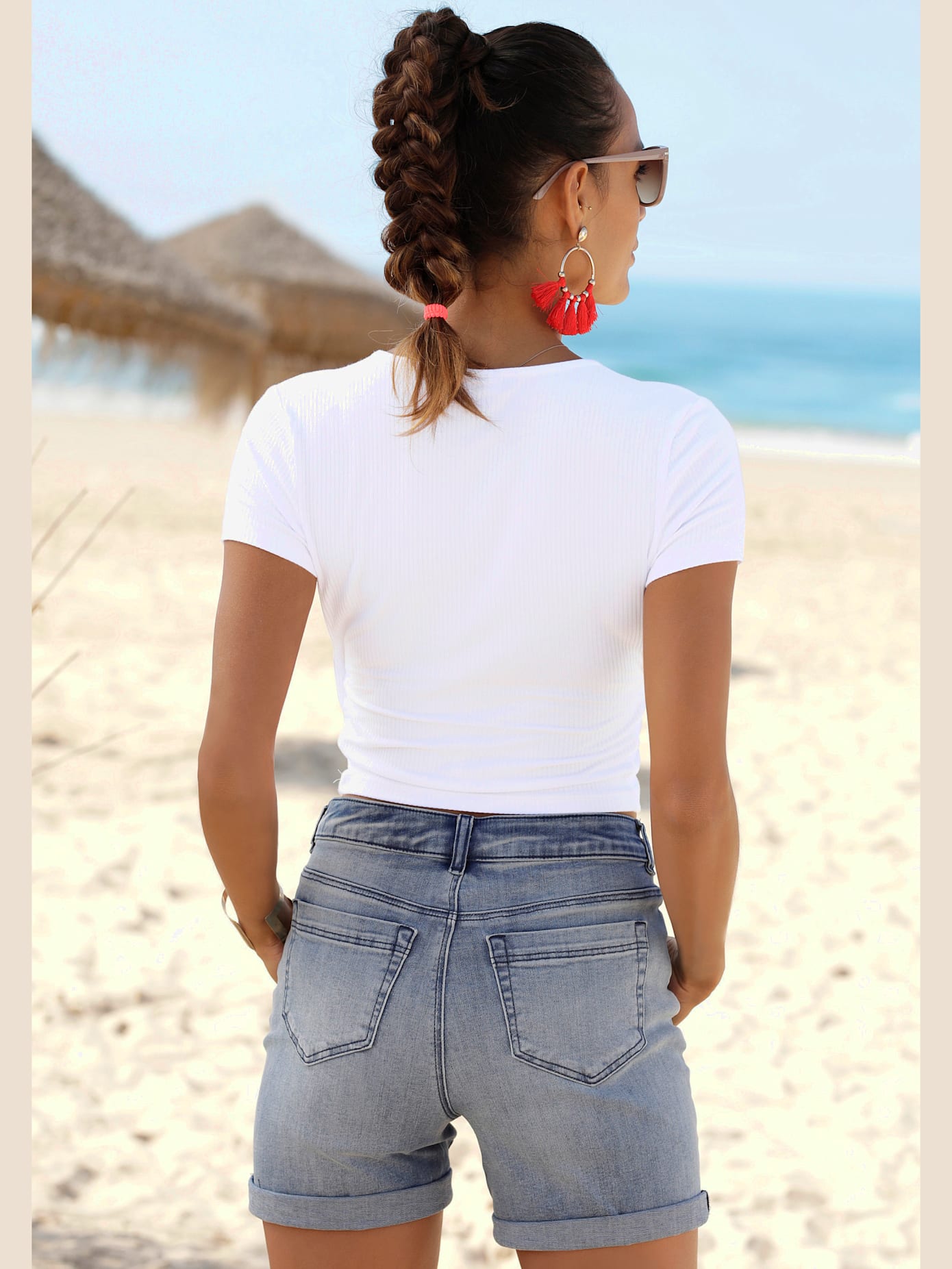 Short en jean taille haute avec patte de boutonnage tendance devant
