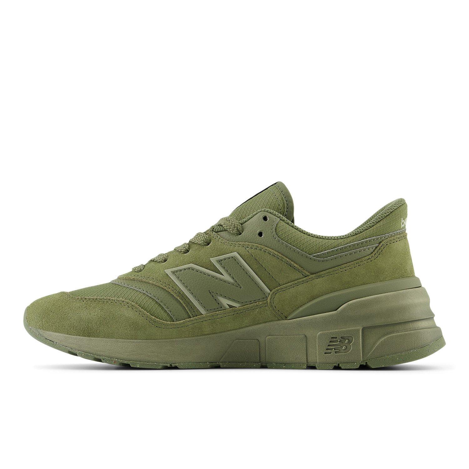 New Balance 977R Trainers