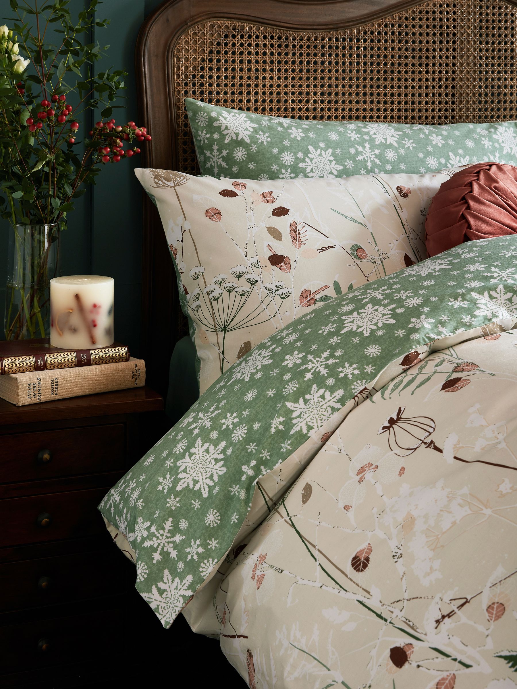 Laura Ashley Christmas 100% Cotton Frost And Ice Duvet Cover and Pillowcase Set