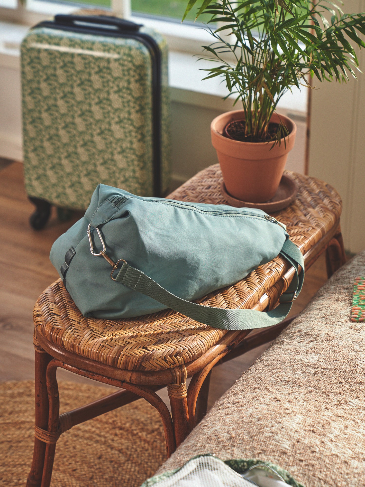 Sling bag | 24 x 41 cm.  | Moss Green
