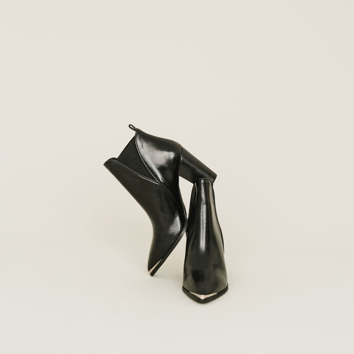 Bottines à talons hauts  en cuir noir