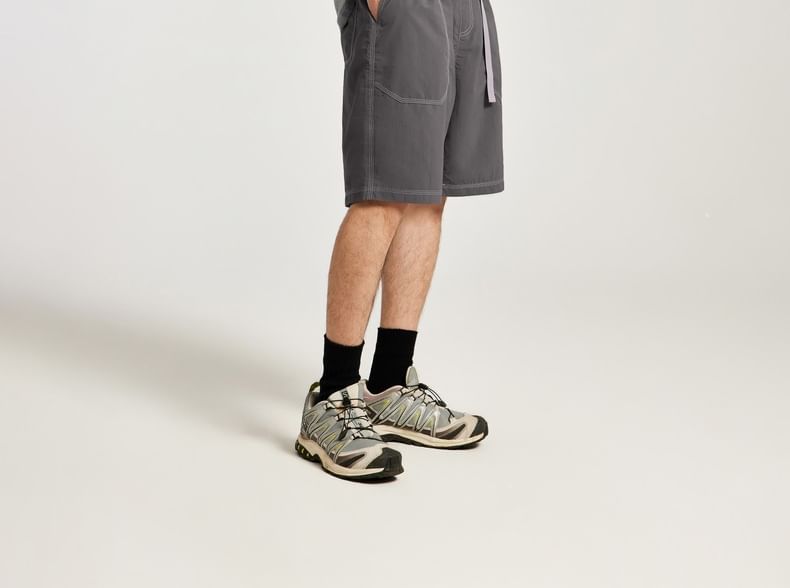 Newin - Ademende gestikte shorts met riem
