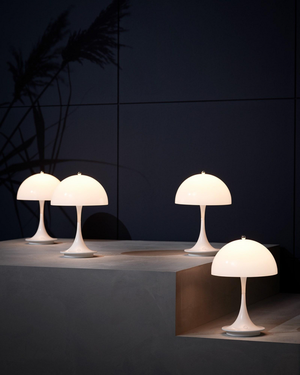Louis Poulsen Panthella tafellamp V2 Ø16 LED oplaadbaar opaal
