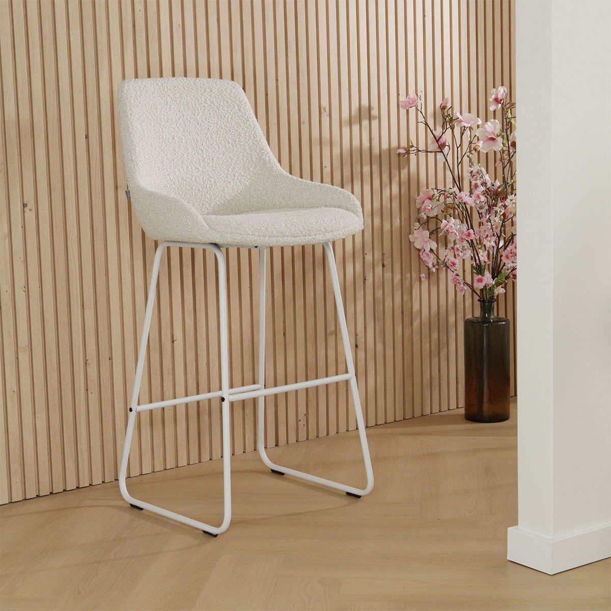 Nolon Nino-Isa Barkruk Bouclé Beige - Stof - Wit Onderstel - 75 cm