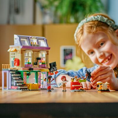 LEGO Friends 42653 Musikkbutikk og leilighet