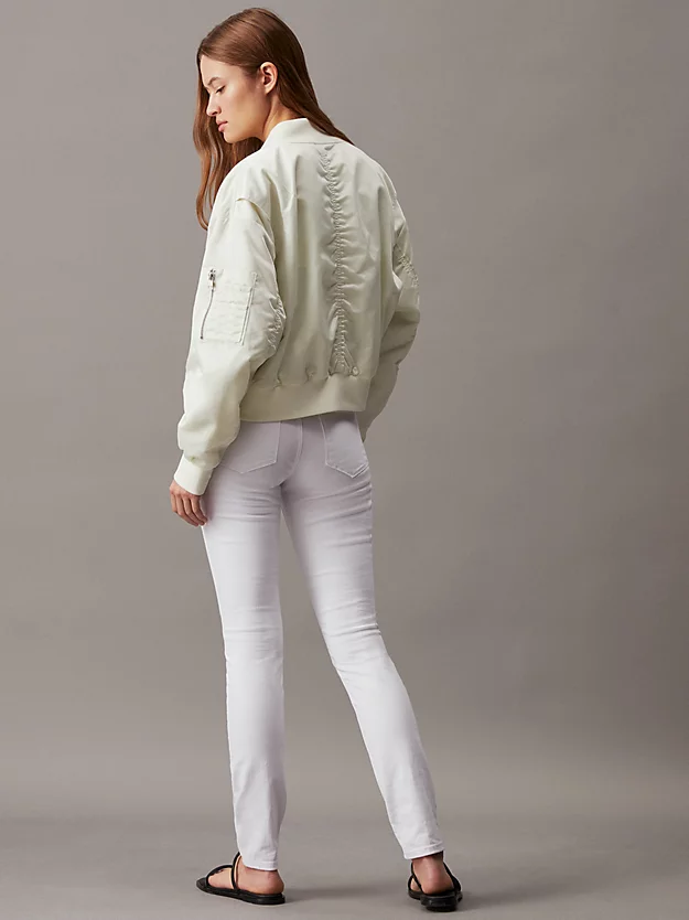 Calça jeans skinny de cintura média